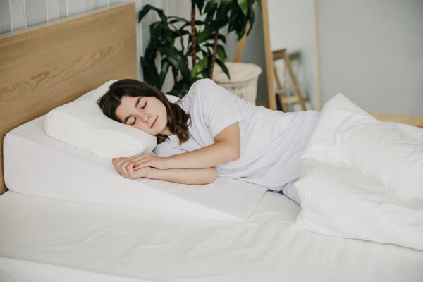 web-002 456960 Клиновидная подушка VITADREAM Basic 80/90/20