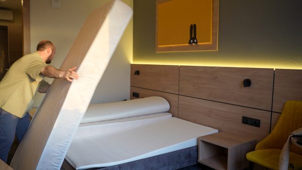 Кладет на основу матрац обраб 456925 Жесткая клиновидная основа под матрац VITADREAM 180/100/15